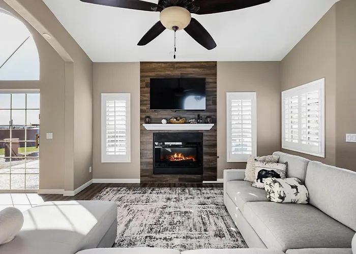 Private Desert Retreat W Heated Pool • Mountain Views Holiday home Anthem