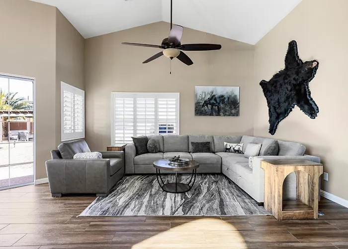 Private Desert Retreat W Heated Pool • Mountain Views * Anthem