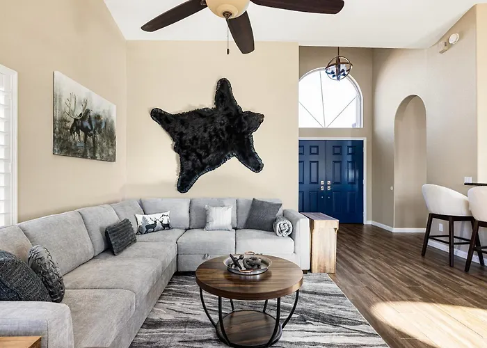 Private Desert Retreat W Heated Pool • Mountain Views Holiday home *