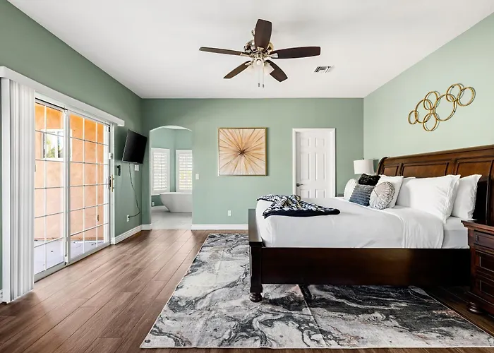 Holiday home Private Desert Retreat W Heated Pool • Mountain Views *