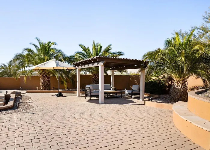 Private Desert Retreat W Heated Pool • Mountain Views *