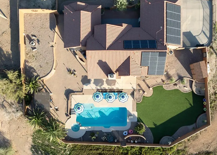 Private Desert Retreat W Heated Pool • Mountain Views Holiday home *