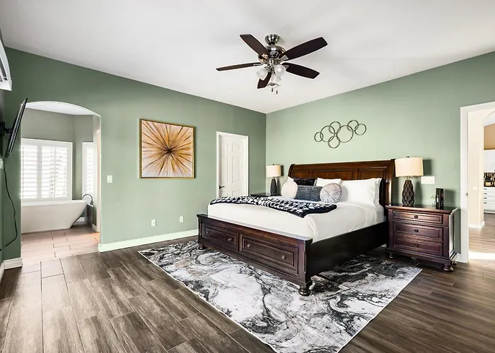 Private Desert Retreat W Heated Pool • Mountain Views Holiday home